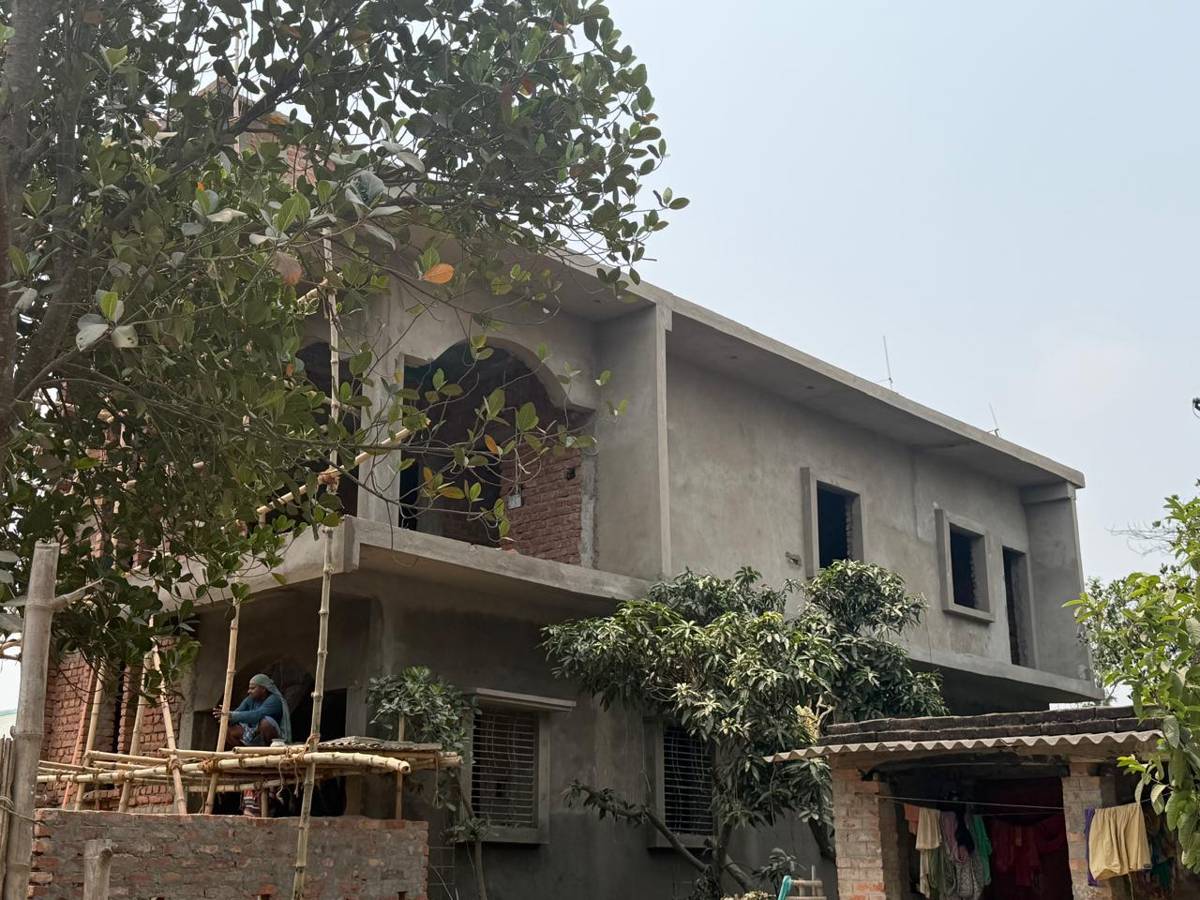 Two-storey house at plaster stage